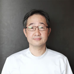 院長・歯科医師 松廣浩二 院長・歯科医師 松廣浩二